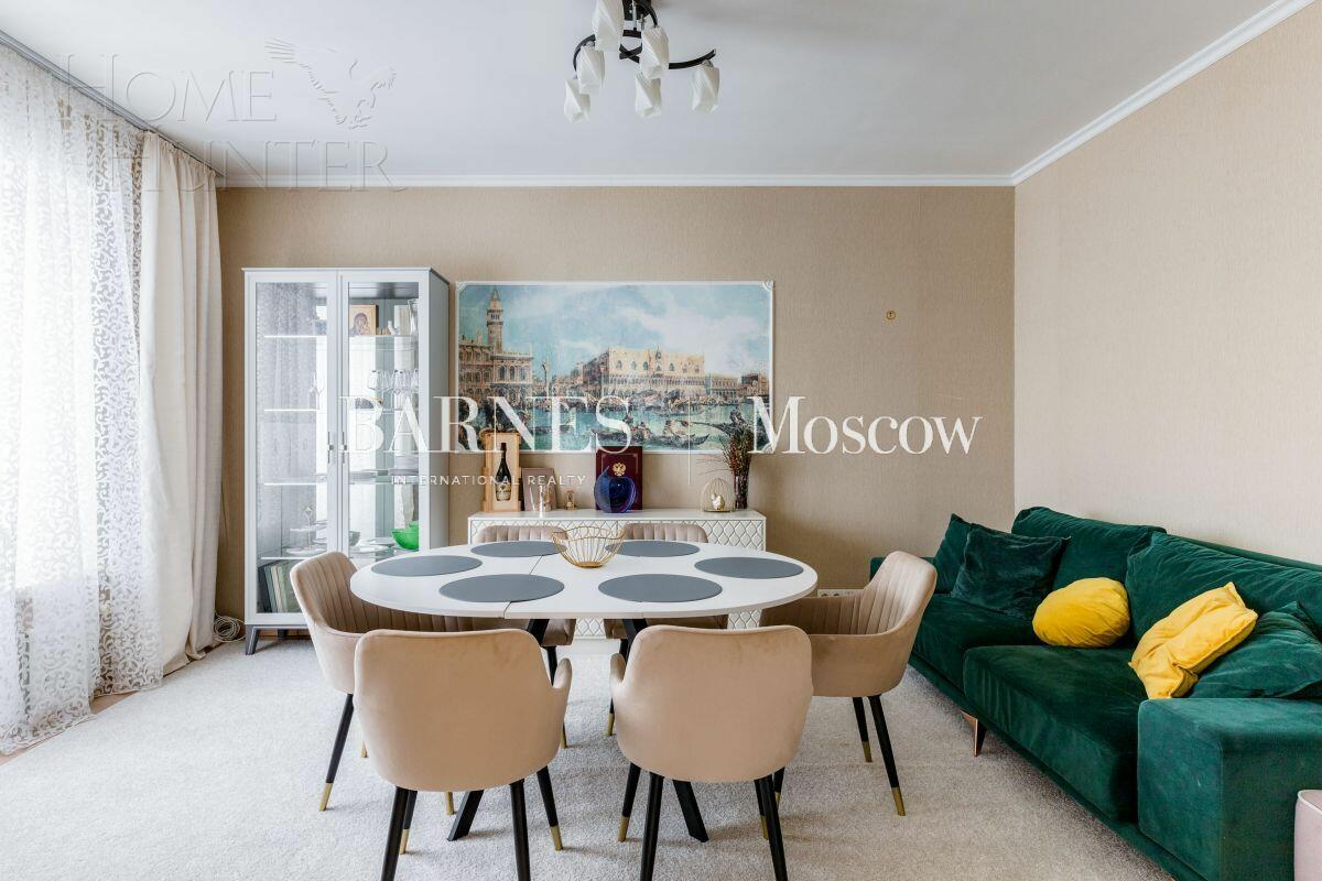 3-этажный коттедж 400 м² с отделкой