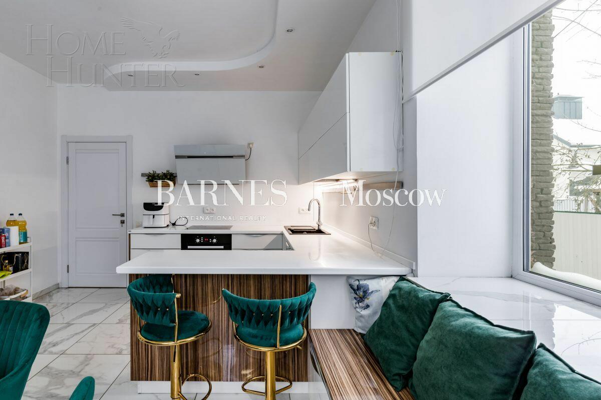 3-этажный коттедж 400 м² с отделкой