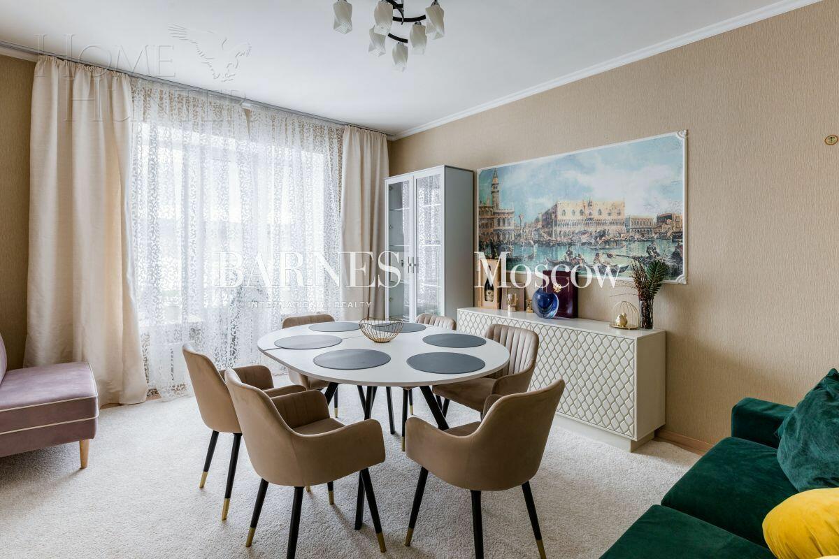 3-этажный коттедж 400 м² с отделкой