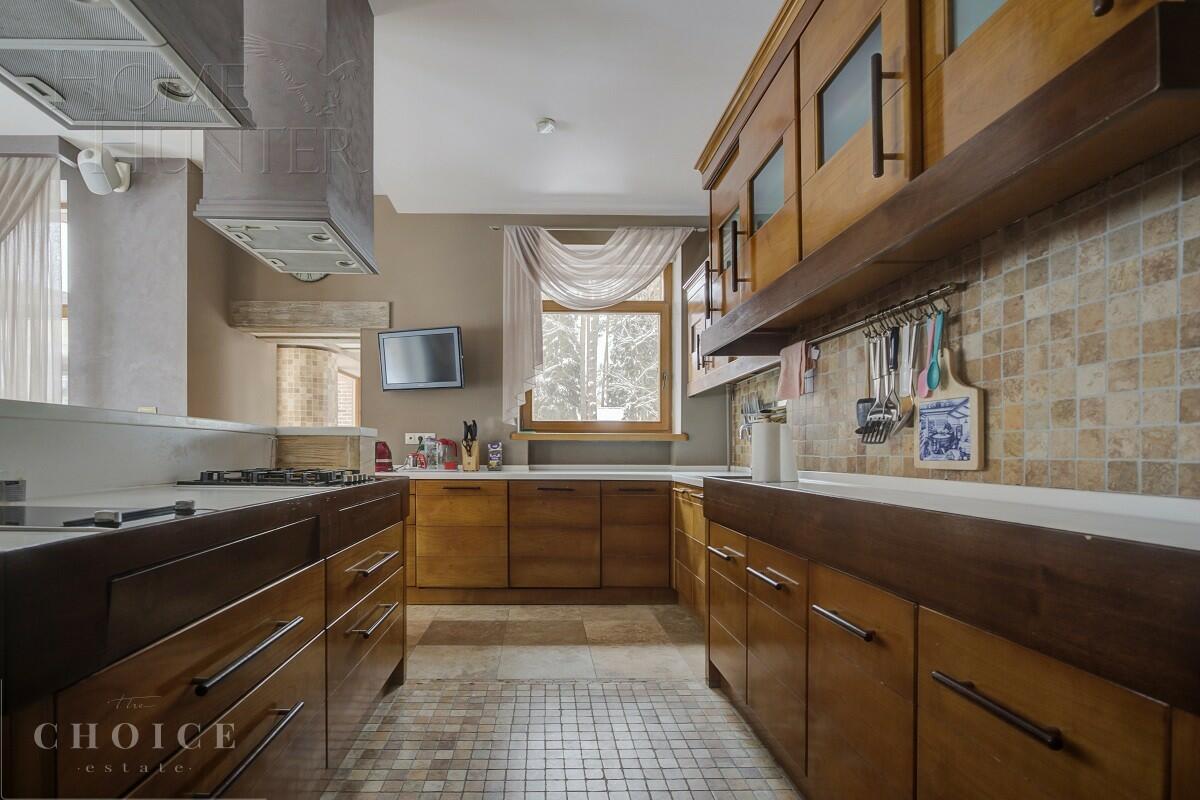 2-этажный коттедж 600 м² с отделкой