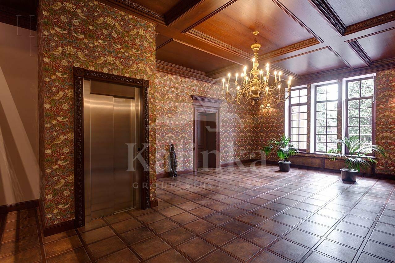 2-этажный коттедж 980 м² с отделкой