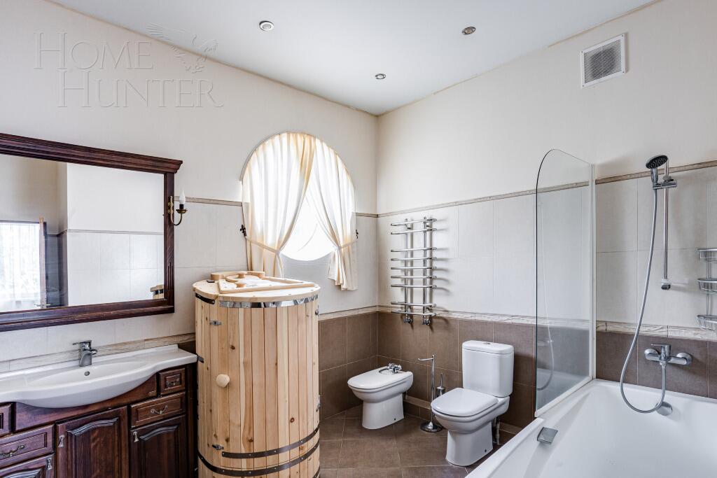 2-этажный коттедж 440 м² с отделкой