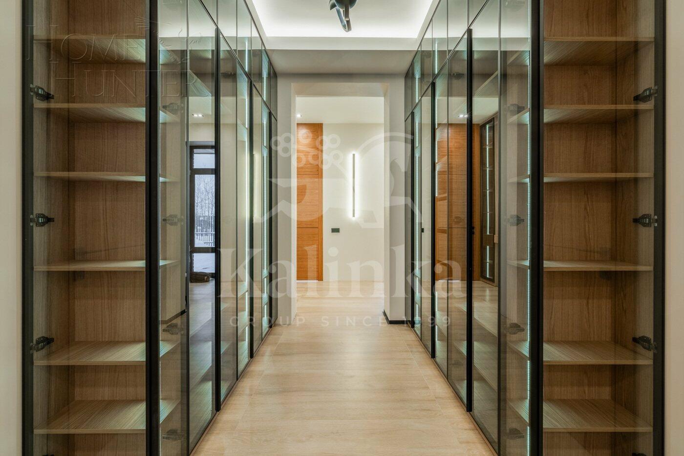 2-этажный коттедж 286 м² с отделкой