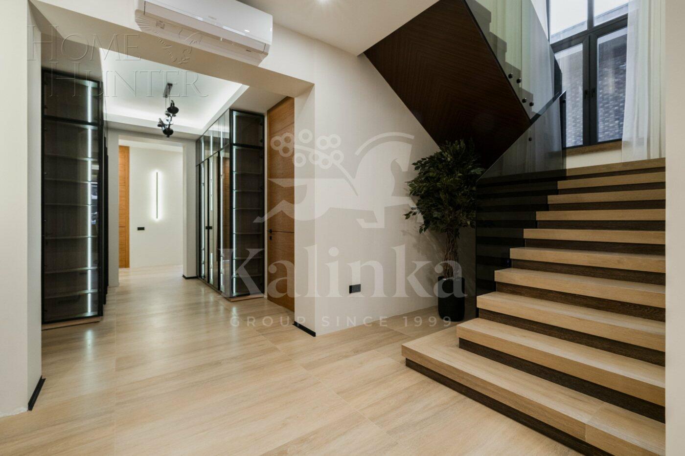 2-этажный коттедж 286 м² с отделкой