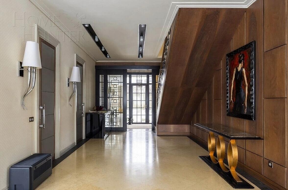 2-этажный коттедж 373 м² с отделкой