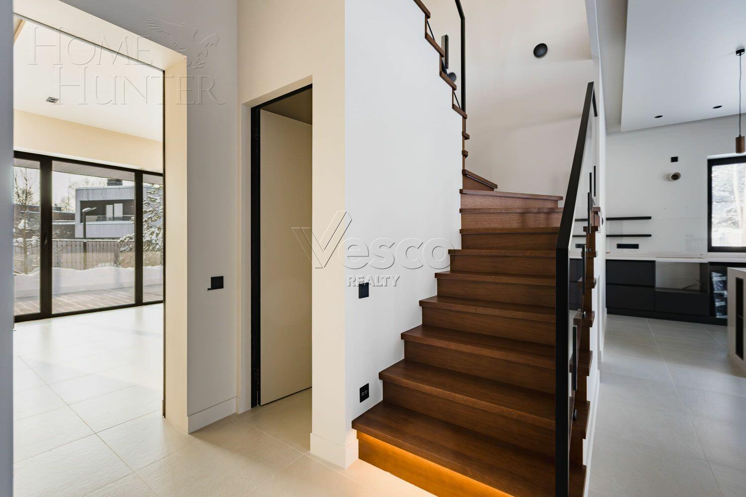 2-этажный коттедж 339 м² с отделкой