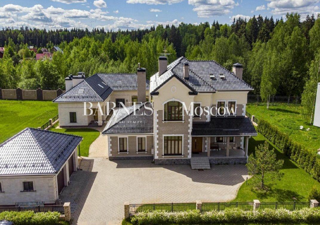 2-этажный коттедж 1 000 м² с отделкой