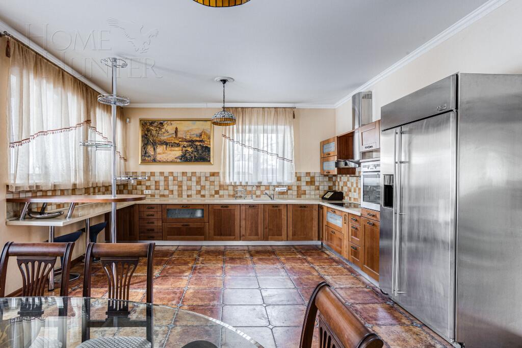 2-этажный коттедж 440 м² с отделкой