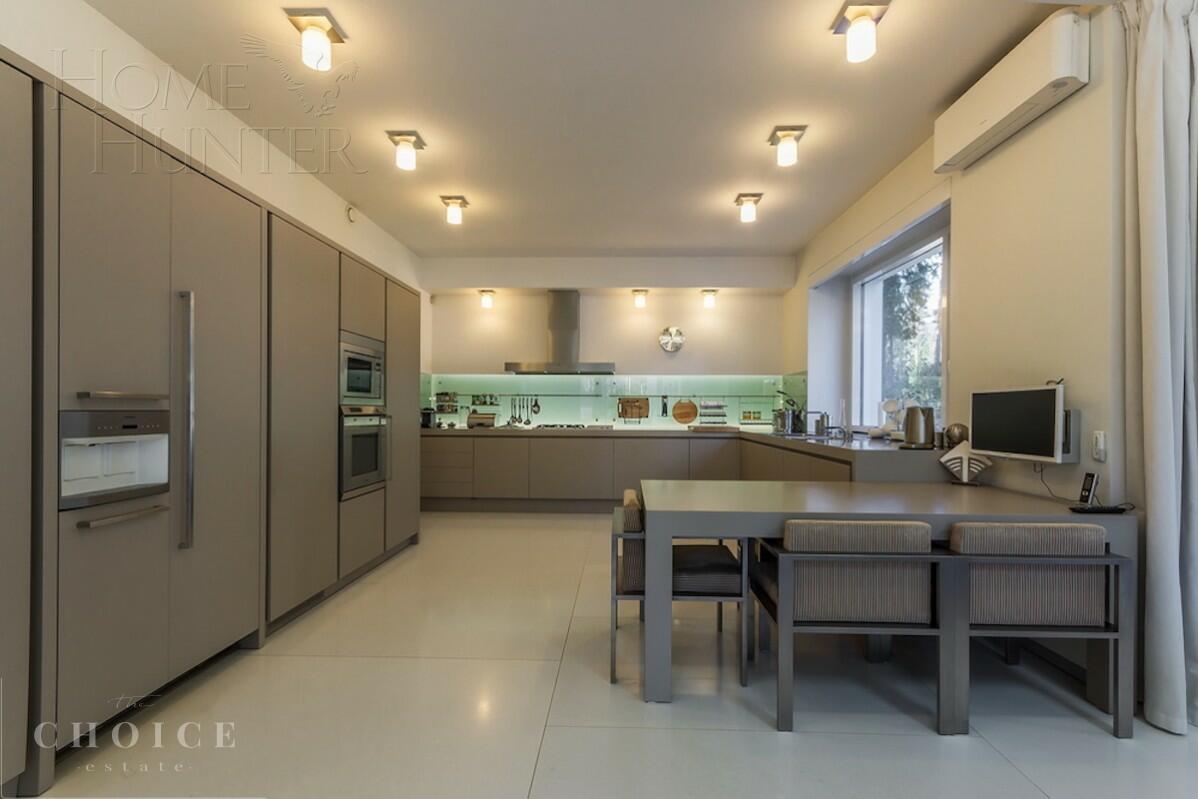 2-этажный коттедж 1 328 м² с отделкой