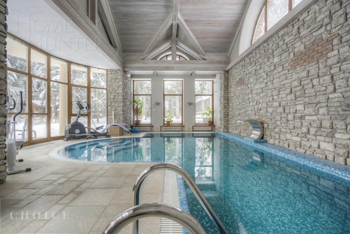 2-этажный коттедж 600 м² с отделкой