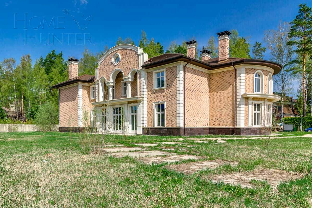 2-этажный коттедж 1 100 м² без отделки