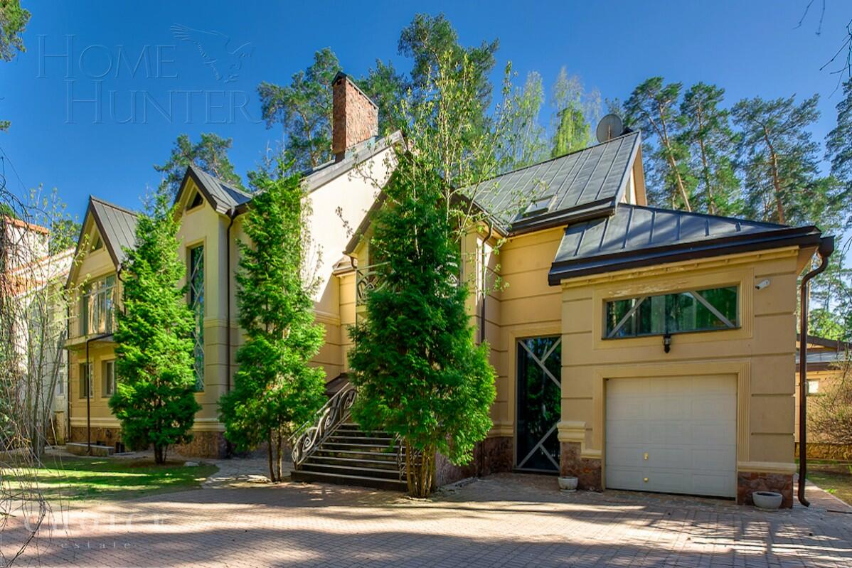 2-этажный коттедж 1 400 м² с отделкой