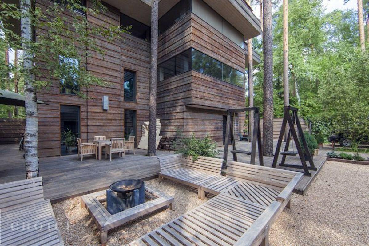 4-этажный коттедж 750 м² с отделкой