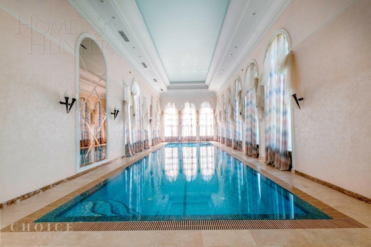 3-этажный коттедж 1 800 м² с отделкой