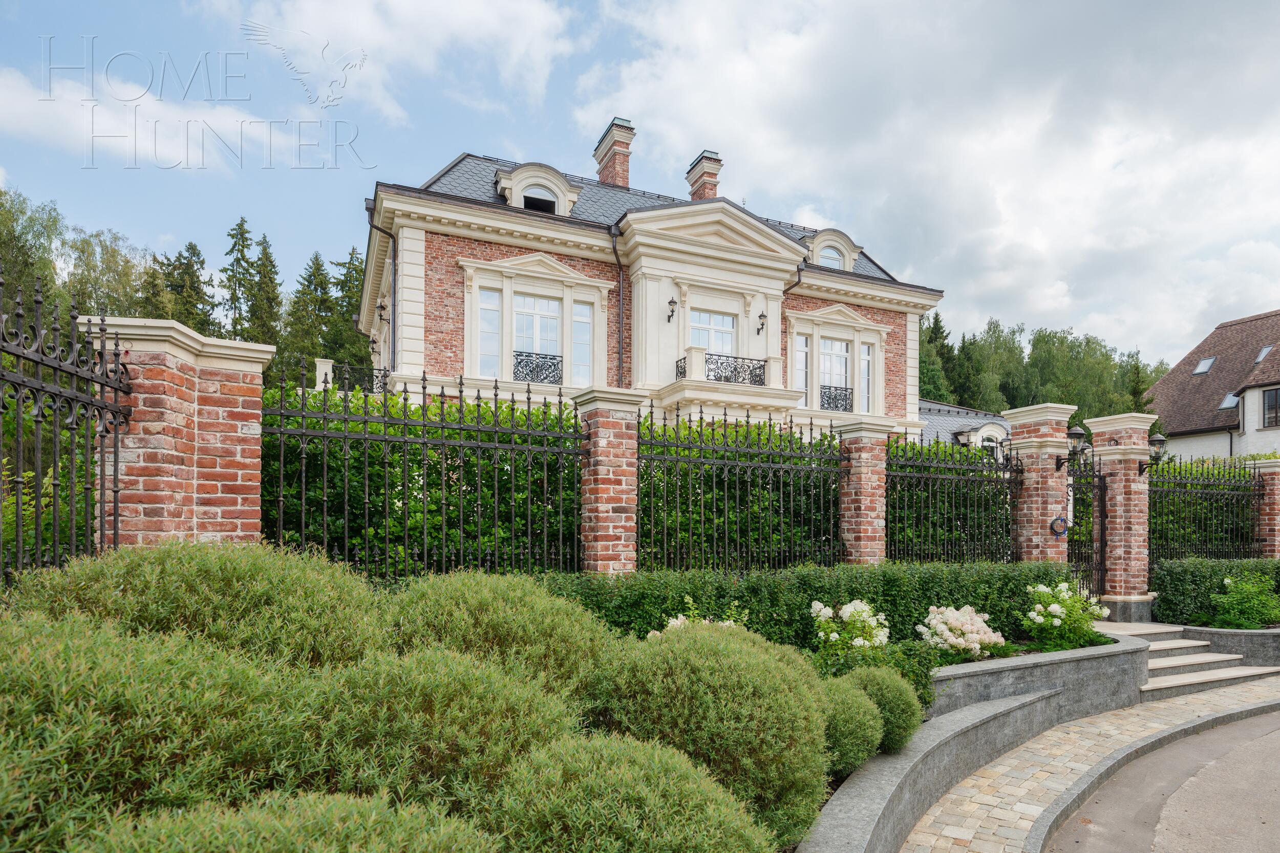 2-этажный коттедж 2 327 м² без отделки