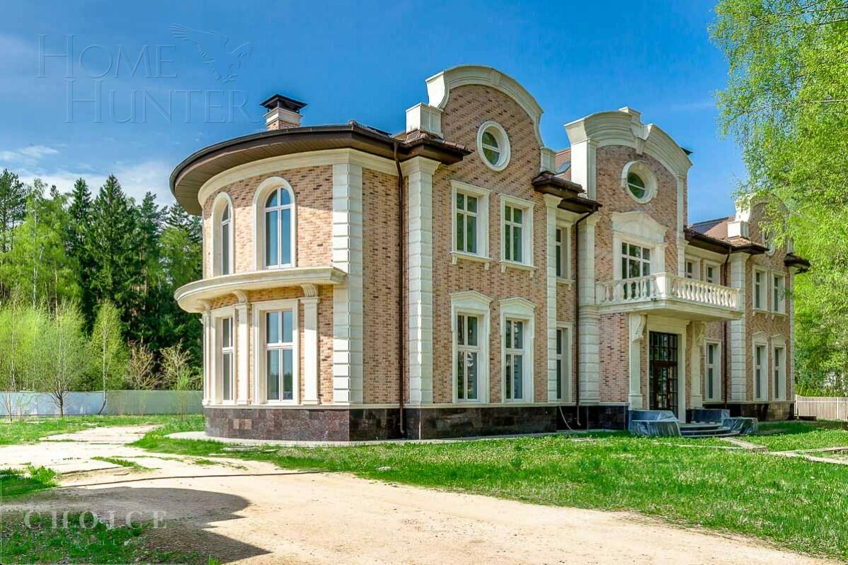 2-этажный коттедж 1 100 м² без отделки