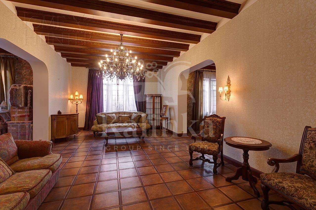 2-этажный коттедж 980 м² с отделкой