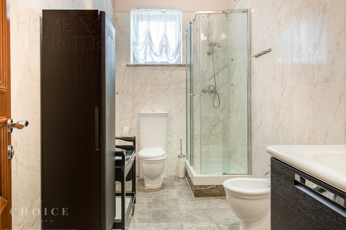 2-этажный коттедж 1 400 м² с отделкой