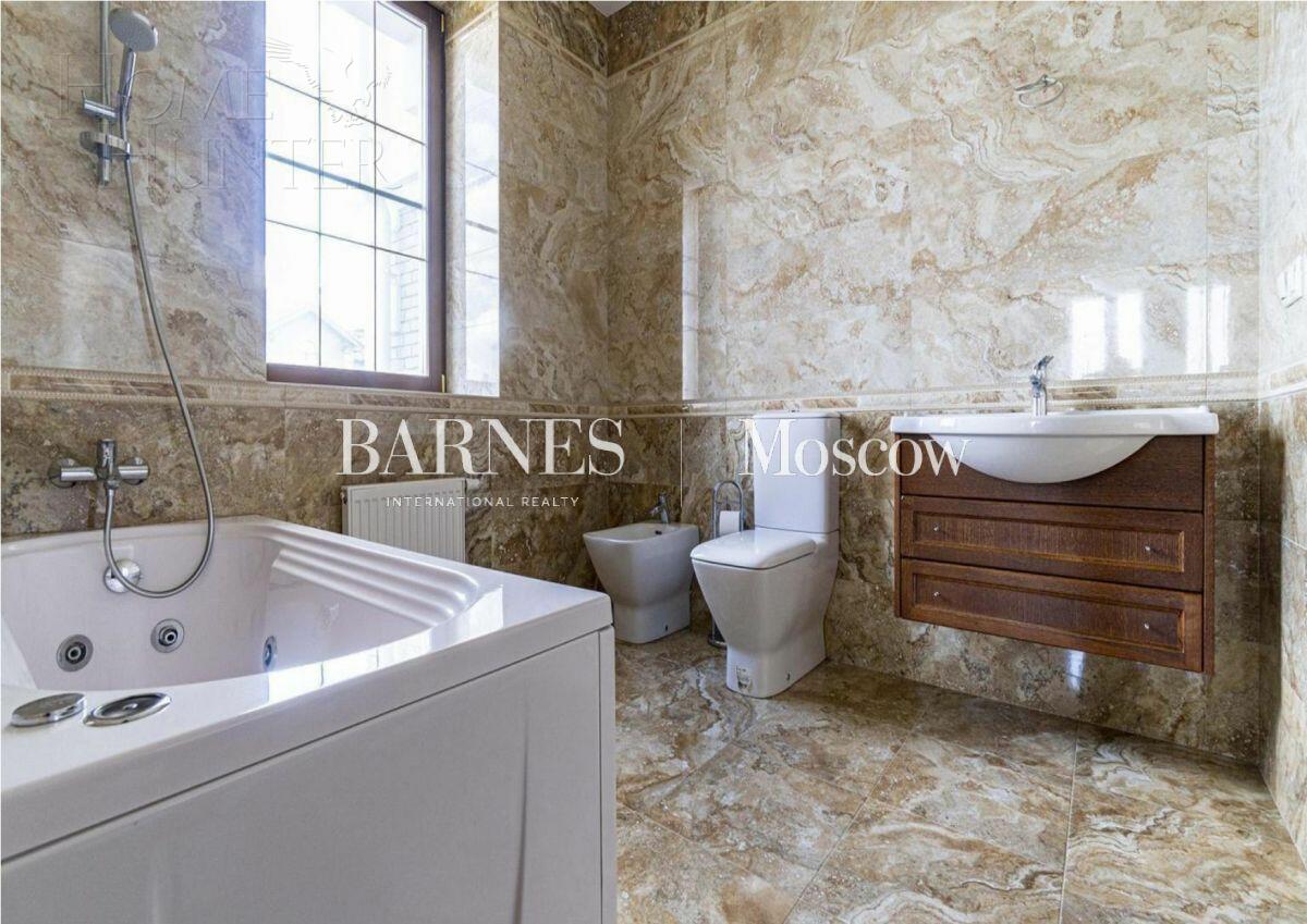 2-этажный коттедж 1 000 м² с отделкой