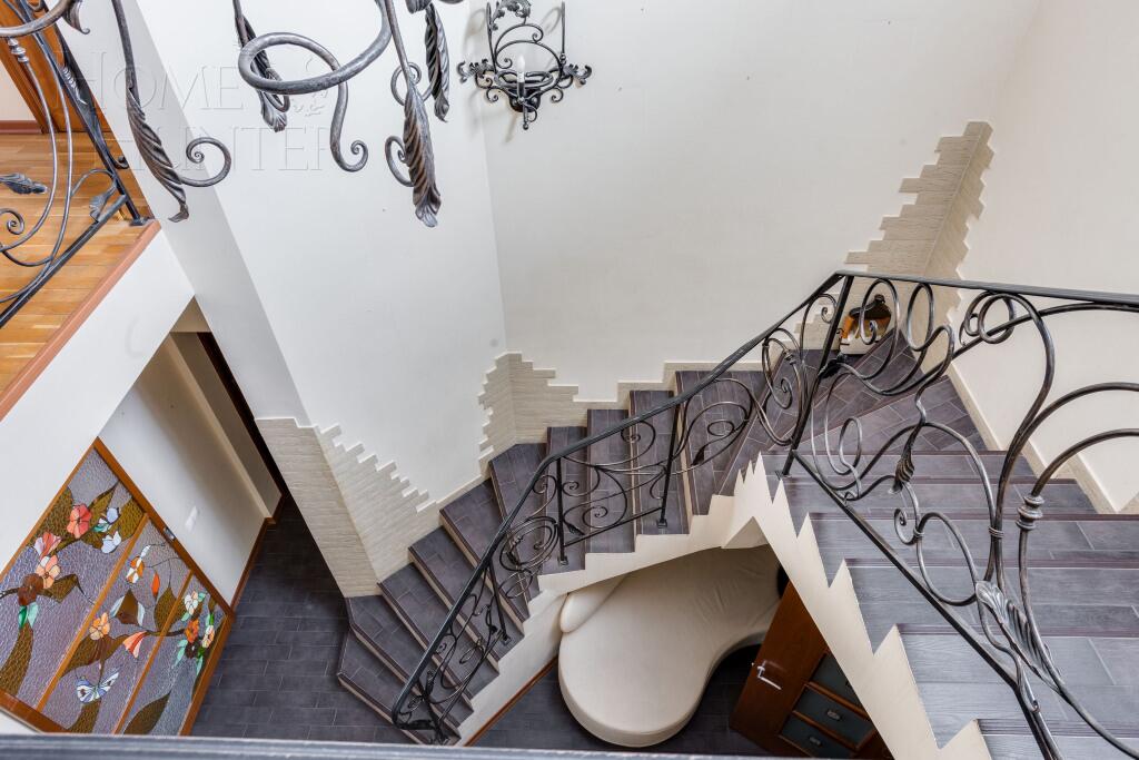 2-этажный коттедж 440 м² с отделкой