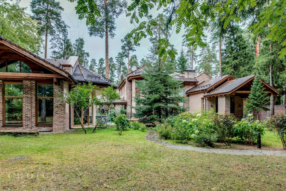 2-этажный коттедж 600 м² с отделкой