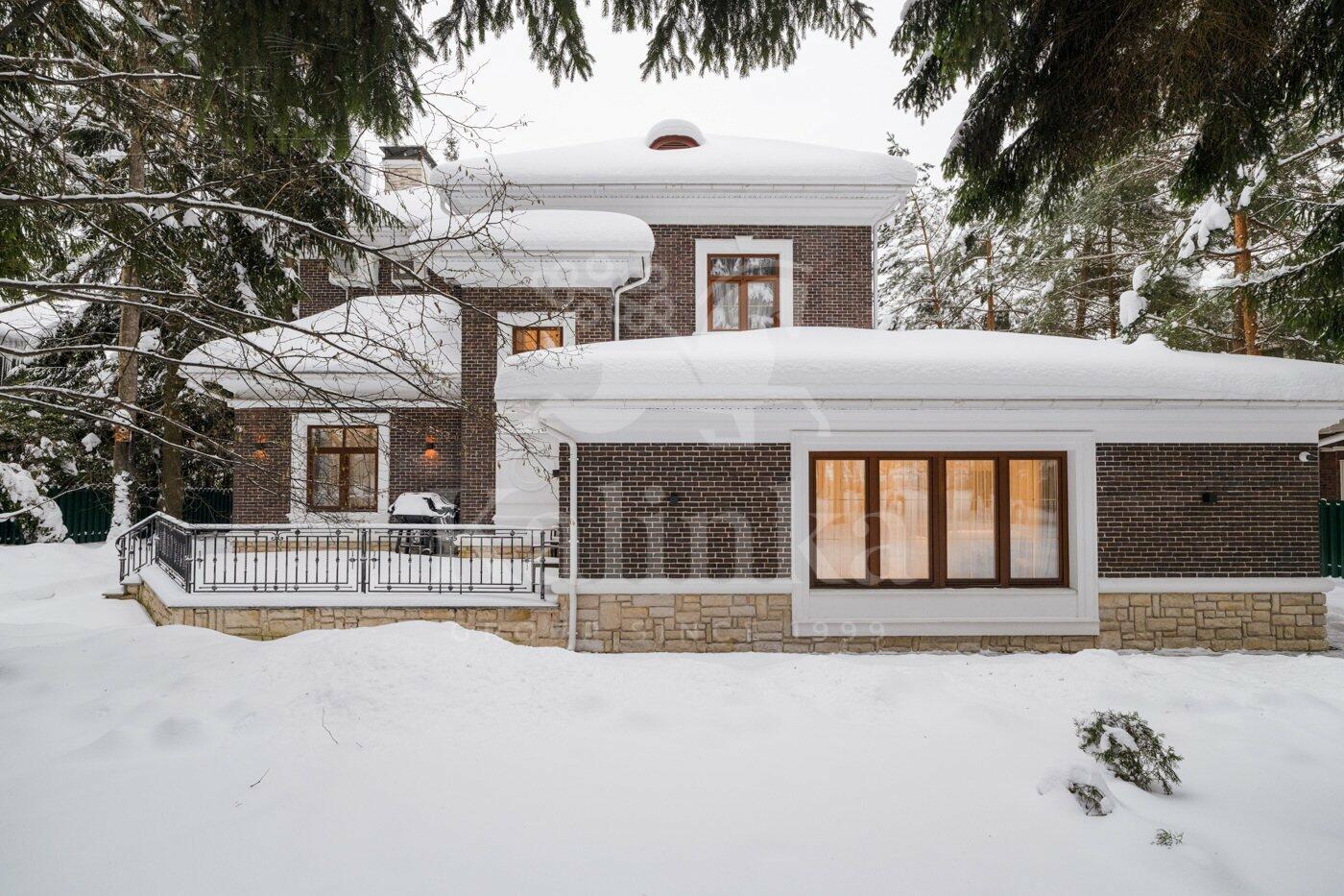 2-этажный коттедж 357 м² с отделкой