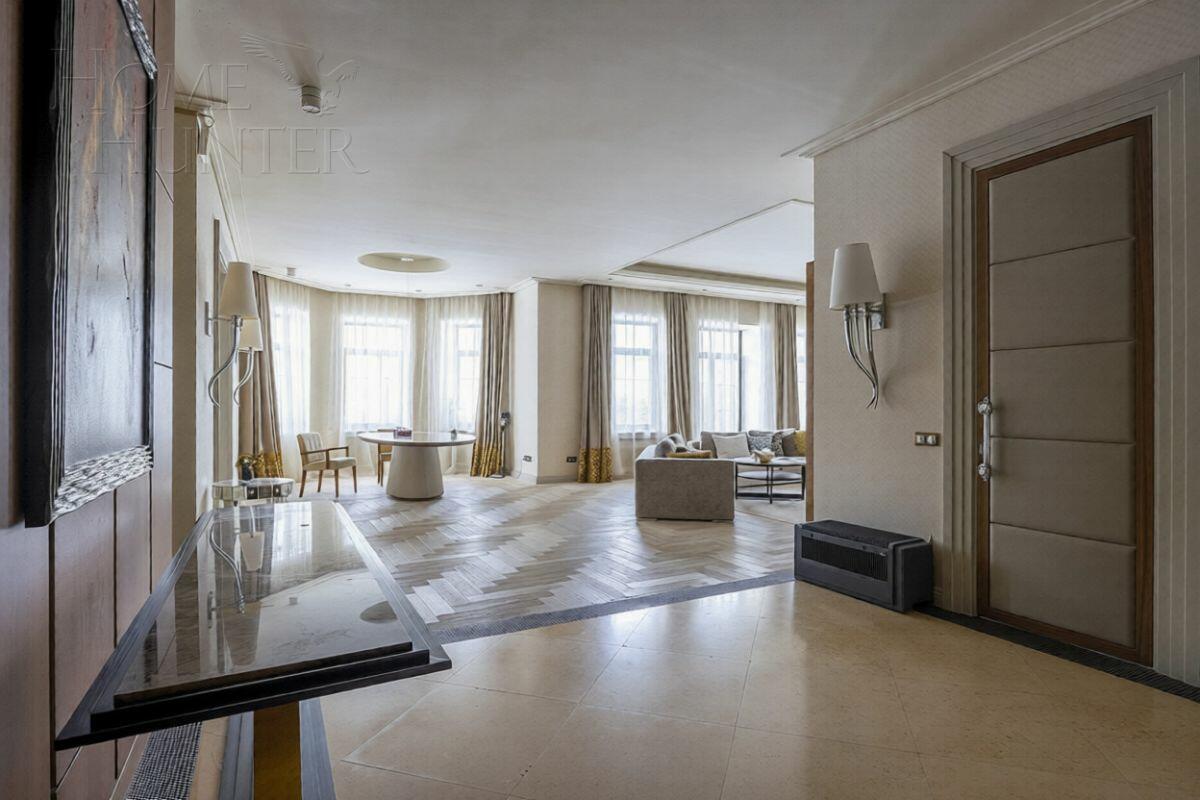 2-этажный коттедж 373 м² с отделкой