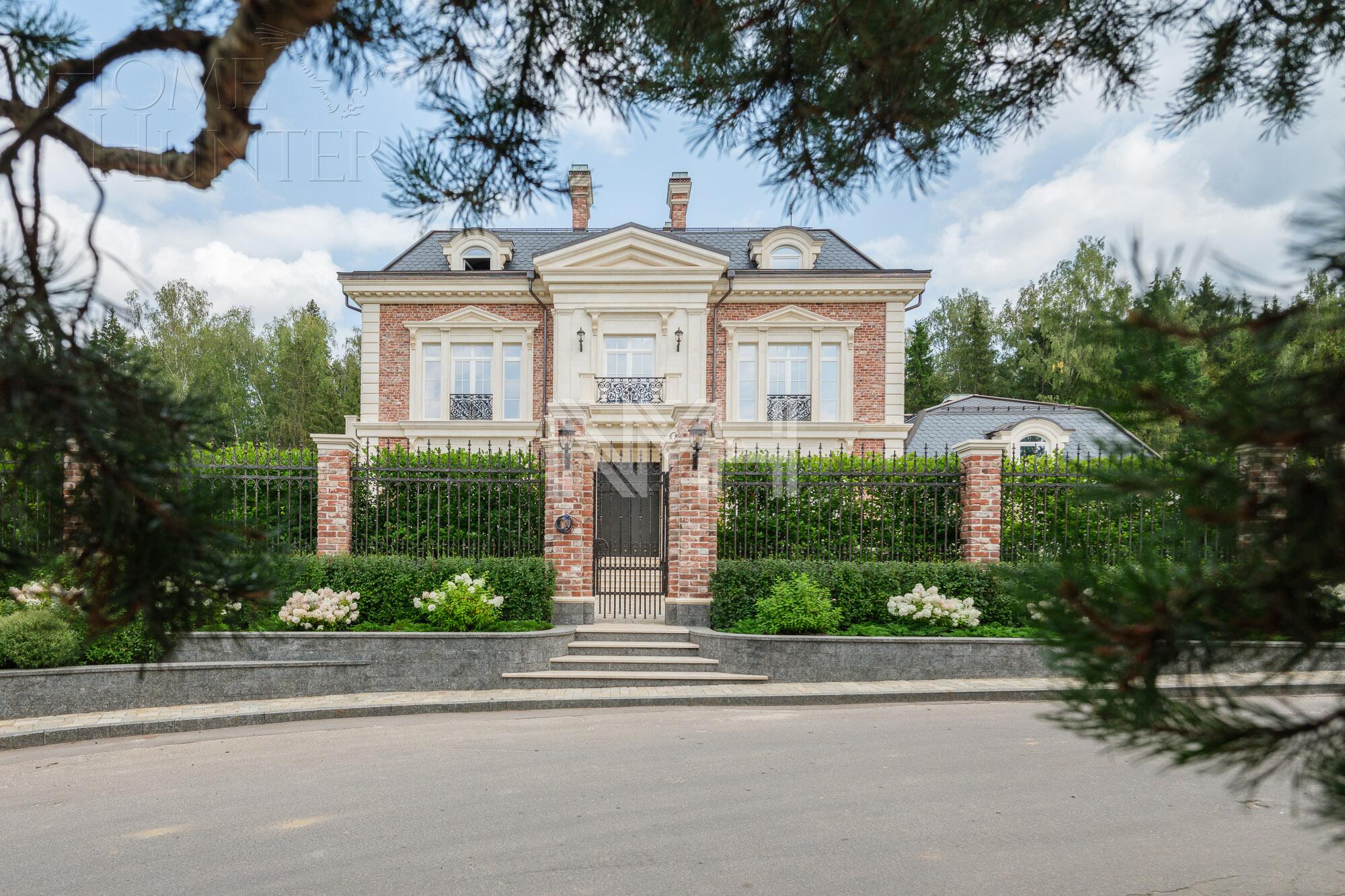 2-этажный коттедж 2 327 м² без отделки