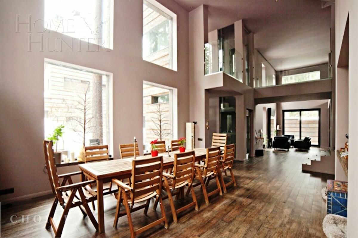 4-этажный коттедж 750 м² с отделкой