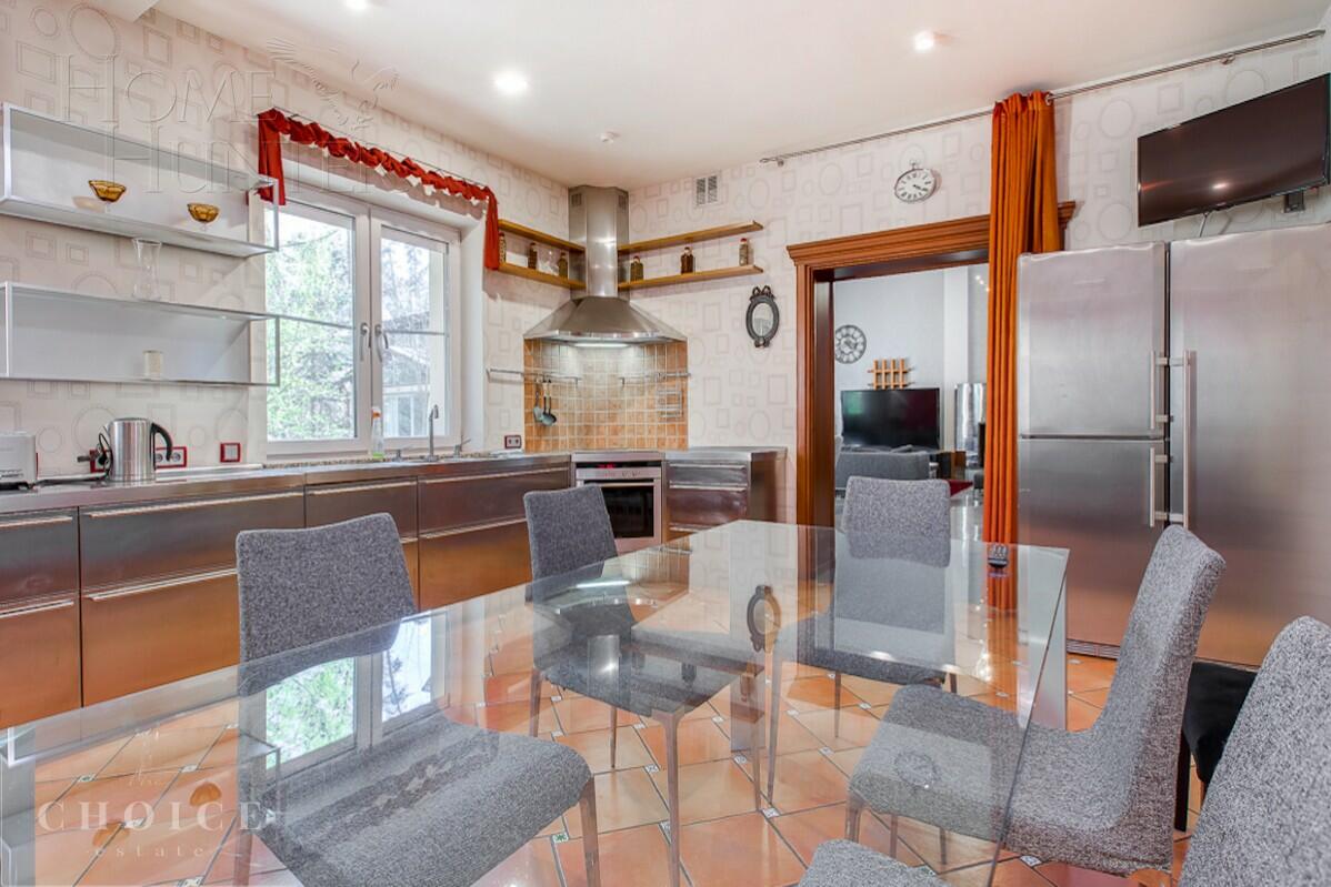 2-этажный коттедж 1 400 м² с отделкой