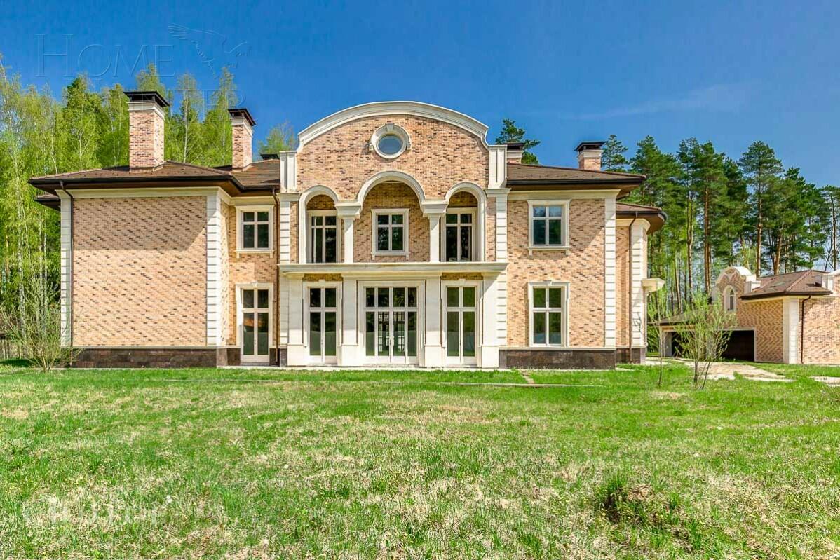 2-этажный коттедж 1 100 м² без отделки