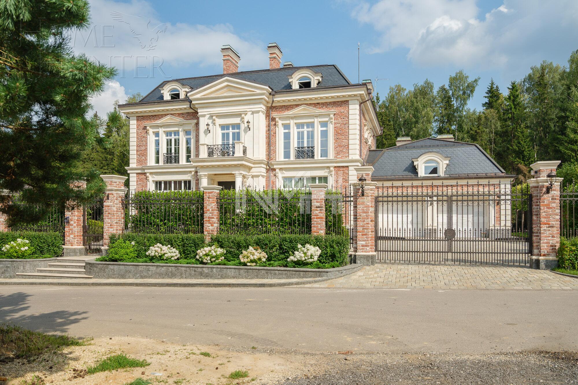 2-этажный коттедж 2 327 м² без отделки