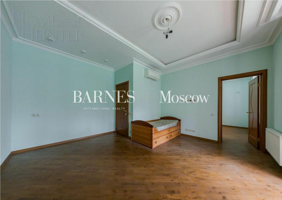 2-этажный коттедж 1 000 м² с отделкой