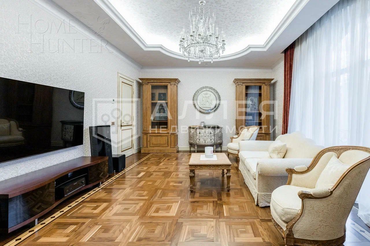 2-этажный коттедж 2 100 м² с отделкой