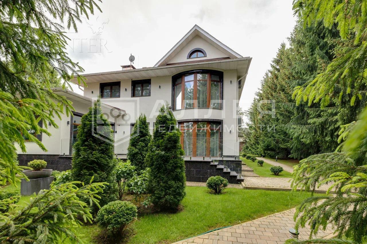 2-этажный коттедж 600 м² с отделкой