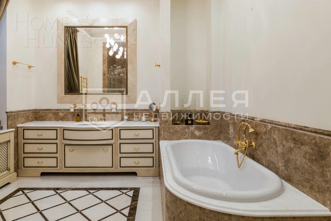 2-этажный коттедж 2 100 м² с отделкой