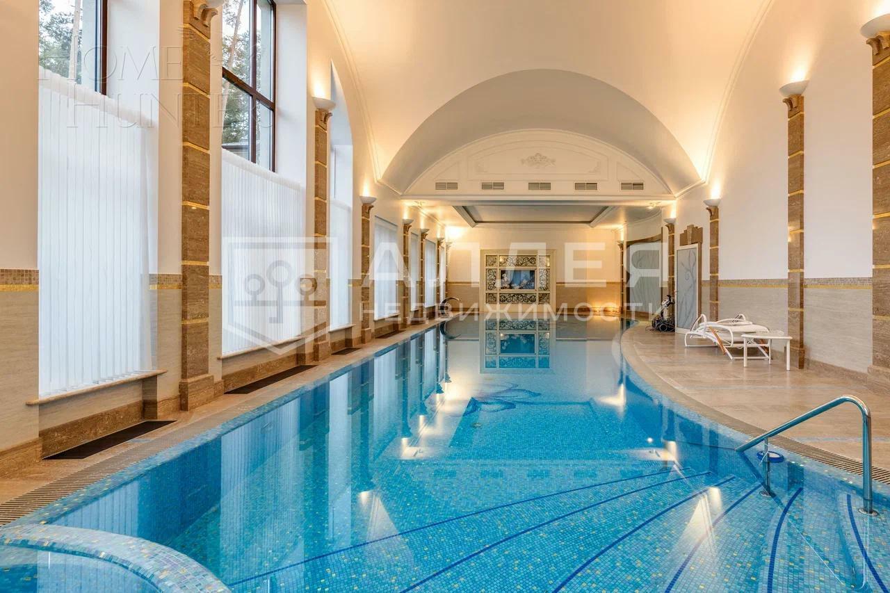 2-этажный коттедж 2 100 м² с отделкой