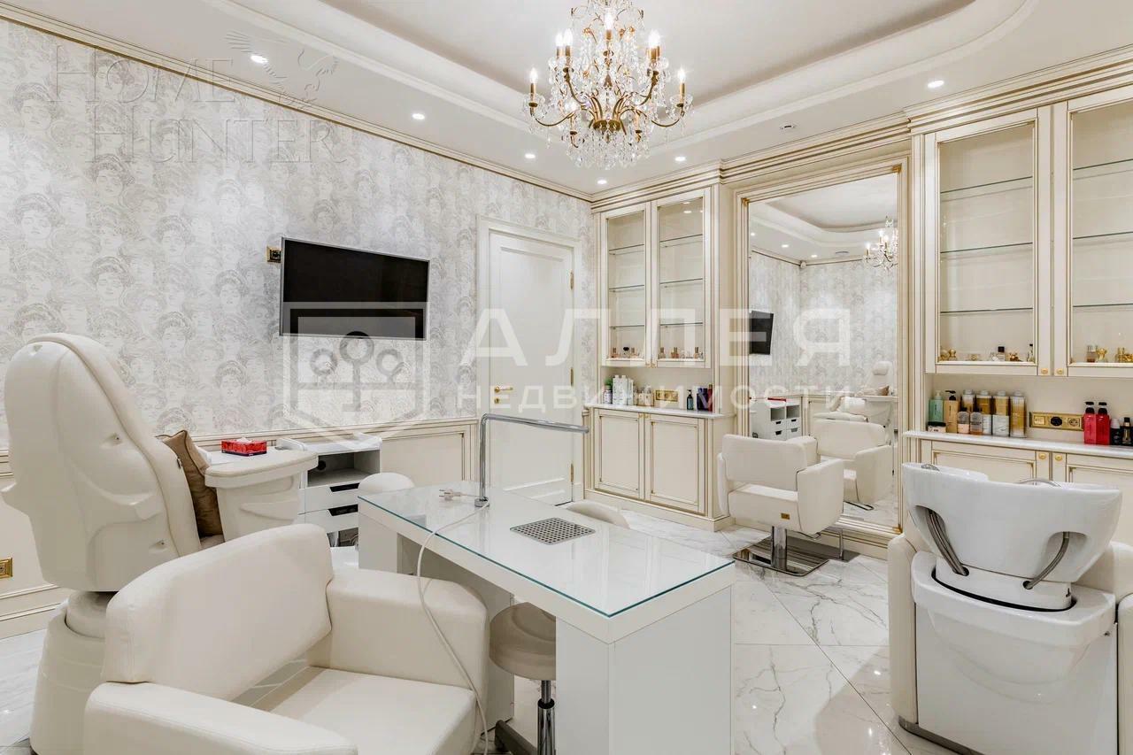 2-этажный коттедж 2 100 м² с отделкой