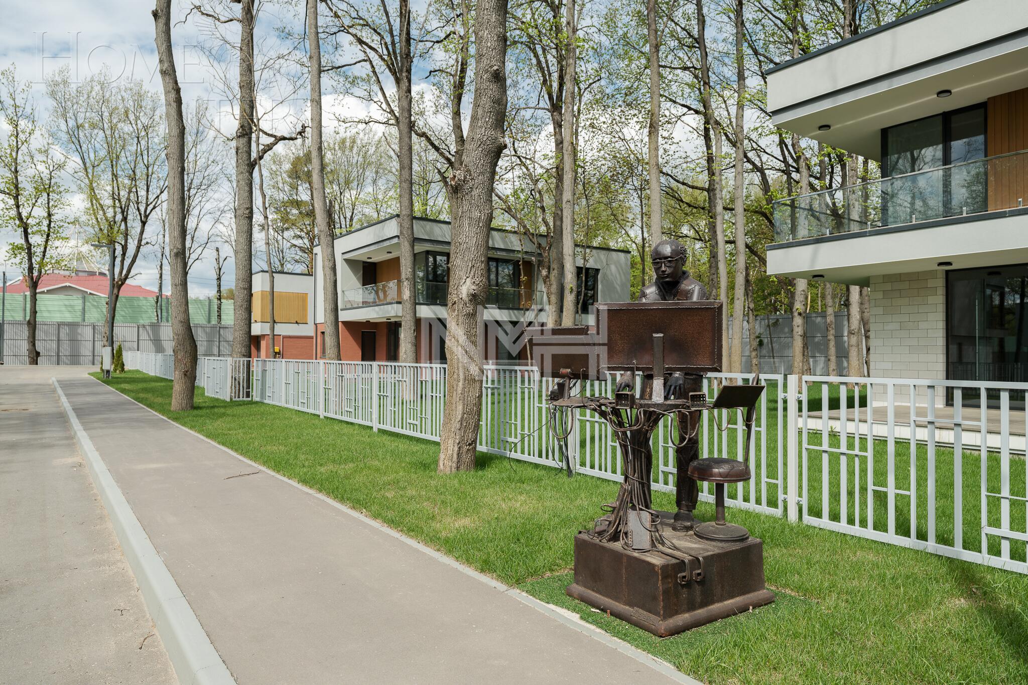 2-этажный коттедж 467.8 м² без отделки