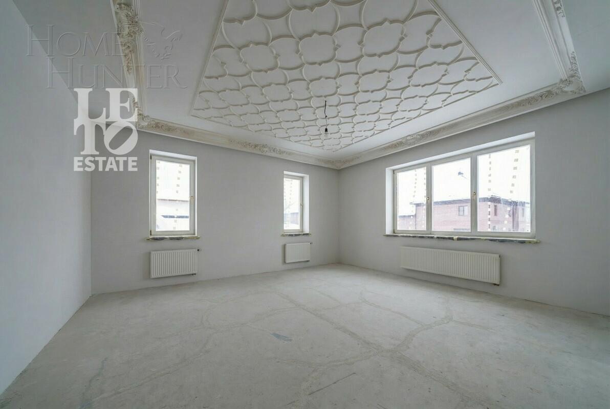 3-этажный коттедж 800 м² без отделки