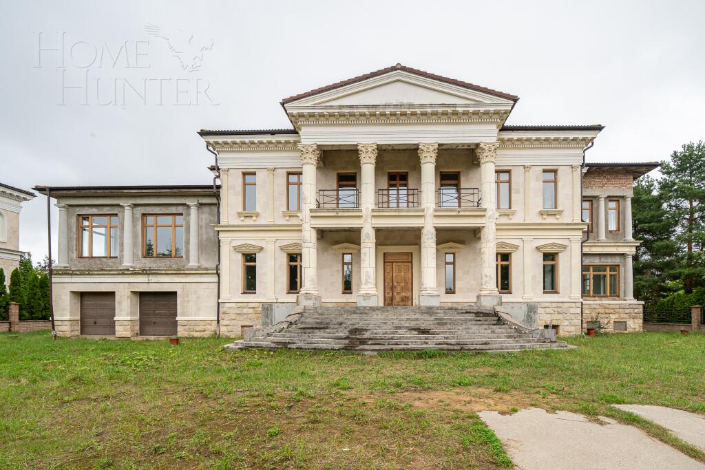 2-этажный коттедж 1 320 м² без отделки