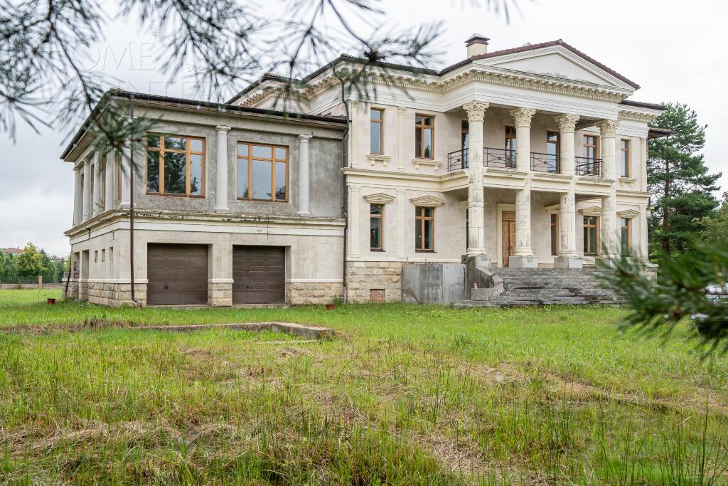 2-этажный коттедж 1 320 м² без отделки