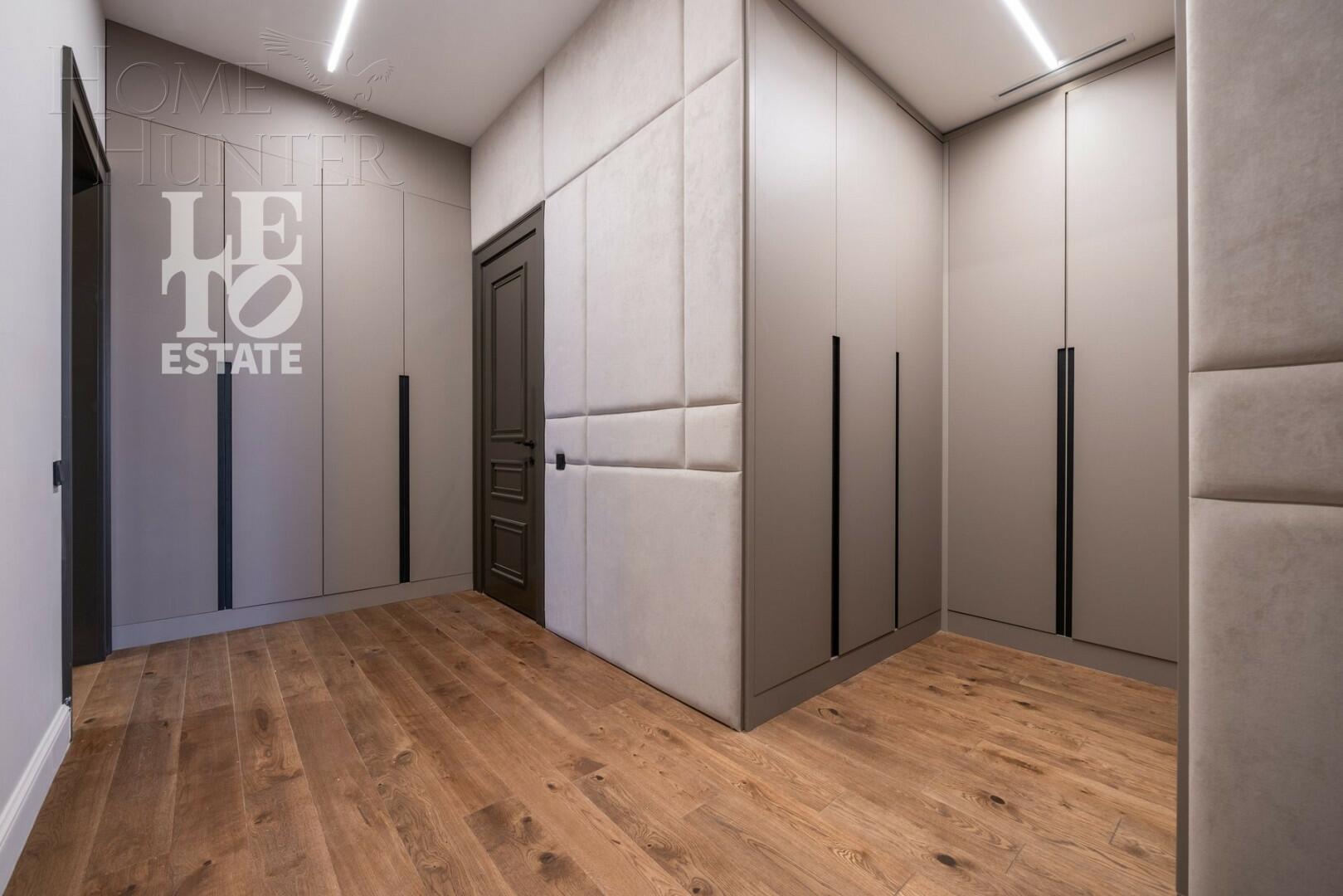 2-этажный коттедж 995 м² с отделкой