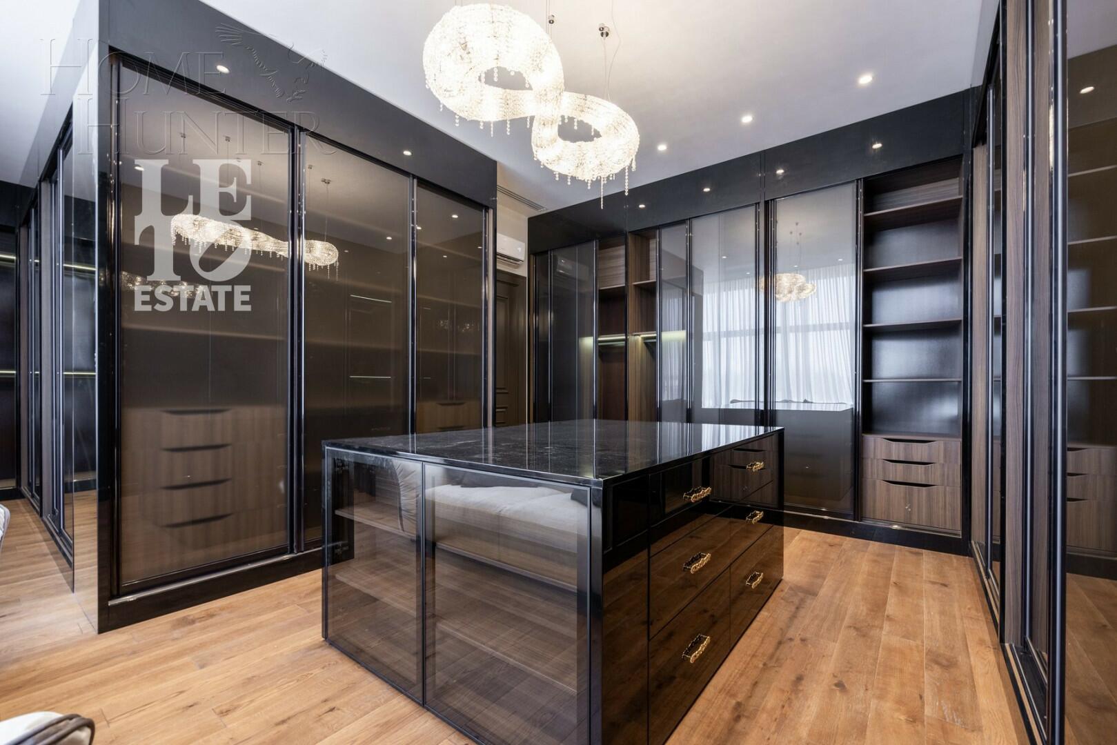 2-этажный коттедж 995 м² с отделкой