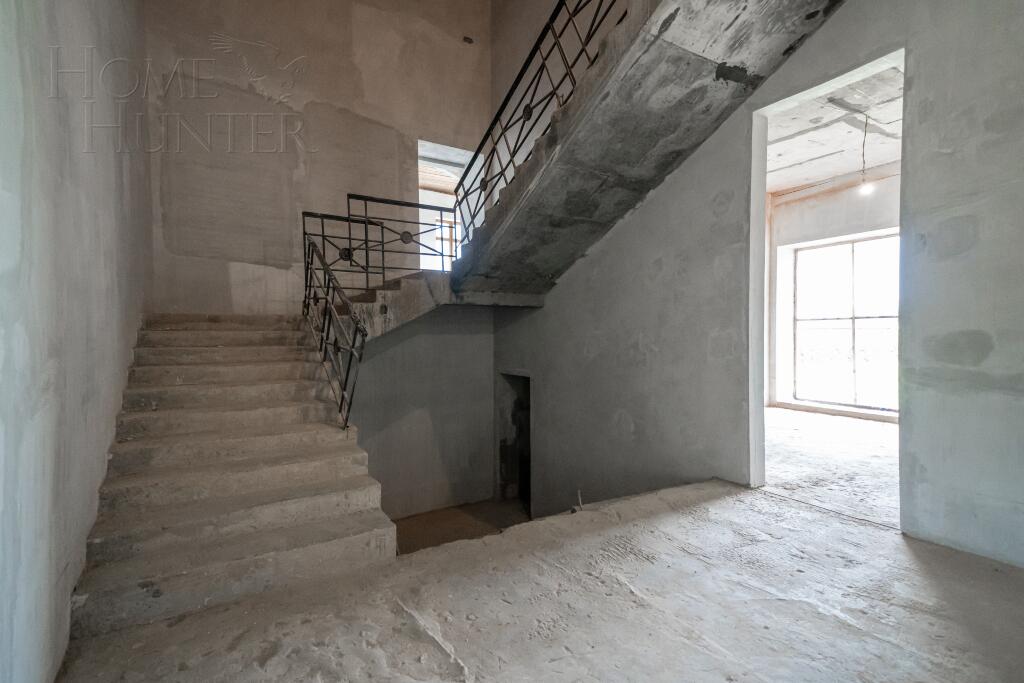 2-этажный коттедж 1 320 м² без отделки