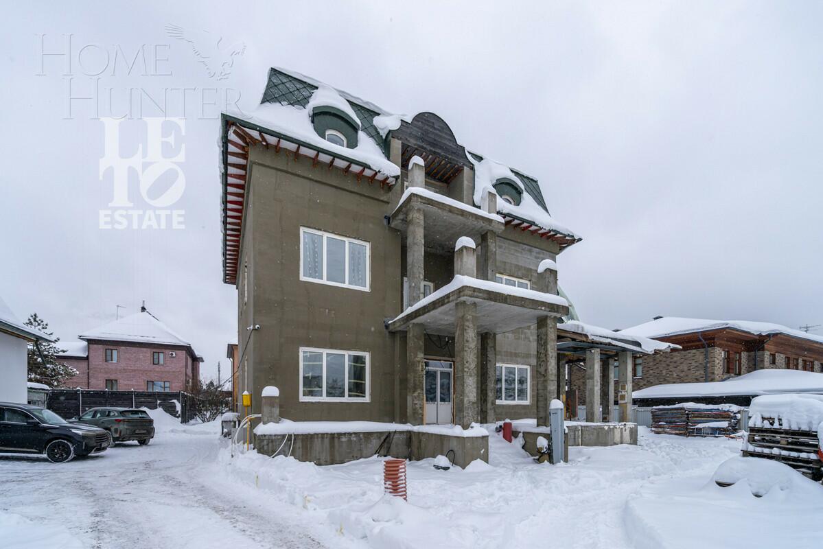 3-этажный коттедж 800 м² без отделки