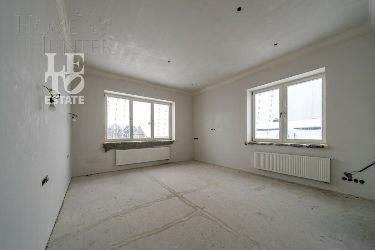 3-этажный коттедж 800 м² без отделки