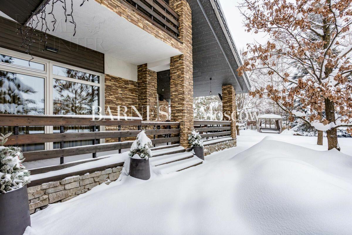 3-этажный коттедж 700 м² с отделкой