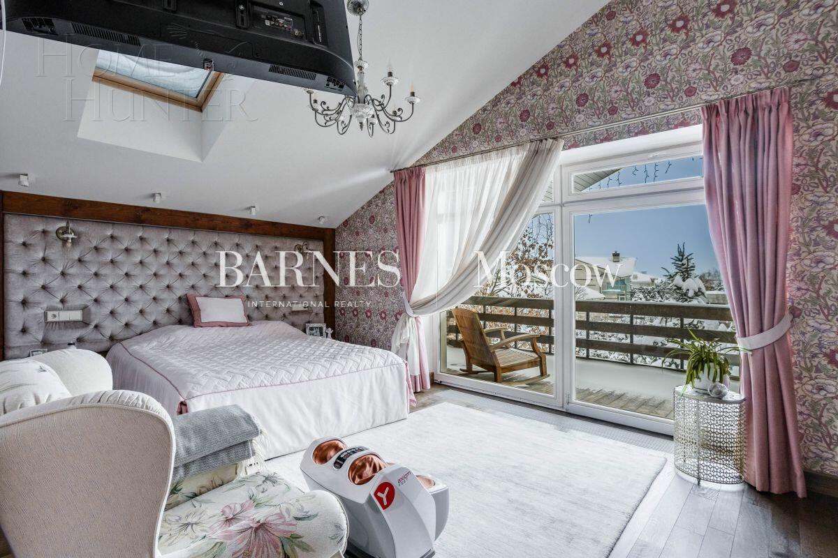 3-этажный коттедж 700 м² с отделкой