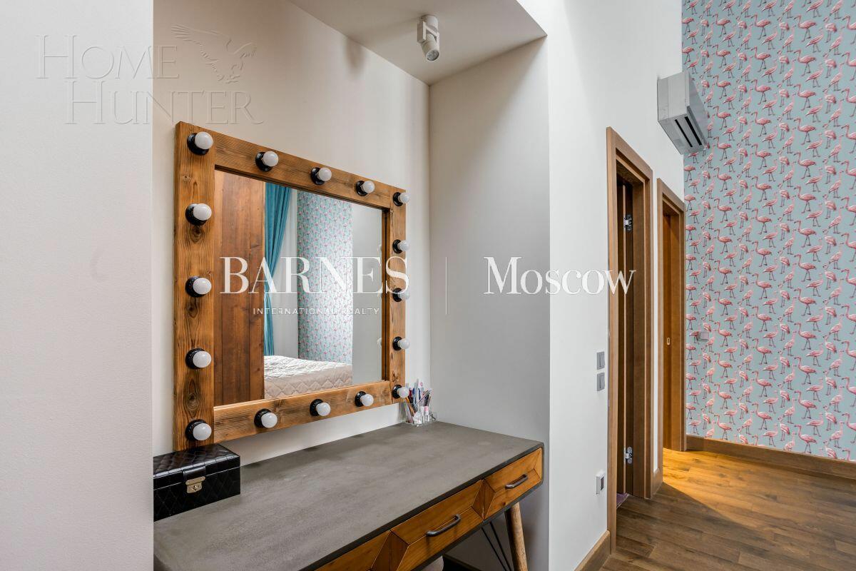 3-этажный коттедж 700 м² с отделкой